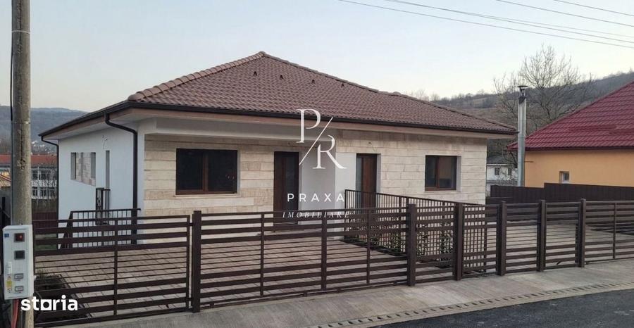 Casă cu 4 camere în Tăuți