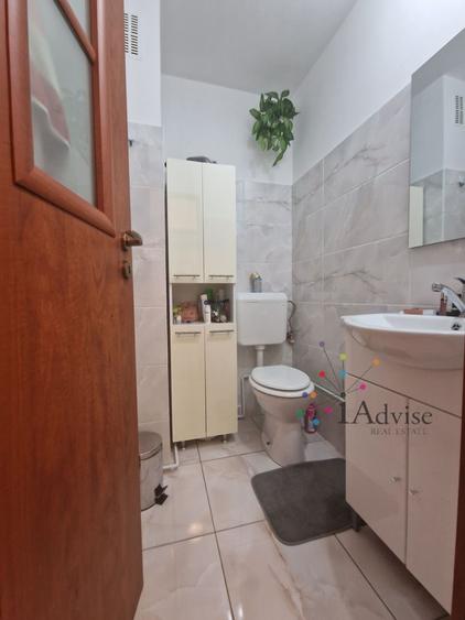 Apartament cu 3 camere semidecomandat, mobilat în Florilor