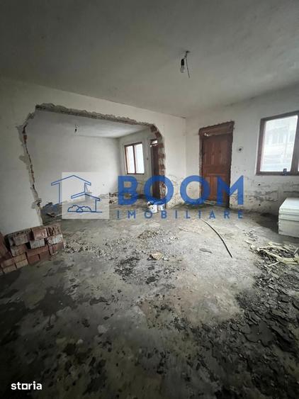Casă cu 10 camere cu Teren 240 Mp în Central