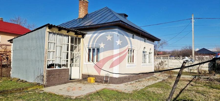 Casă cu 3 camere cu Teren 7952 Mp în Brădești