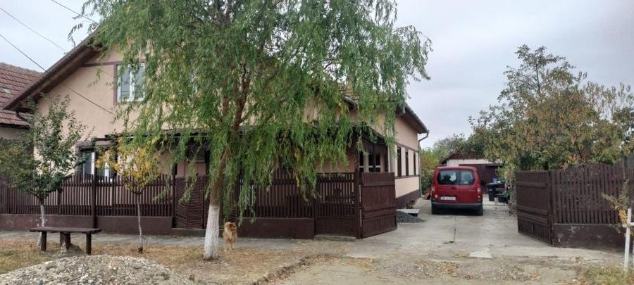 Casă cu 4 camere în Bacova