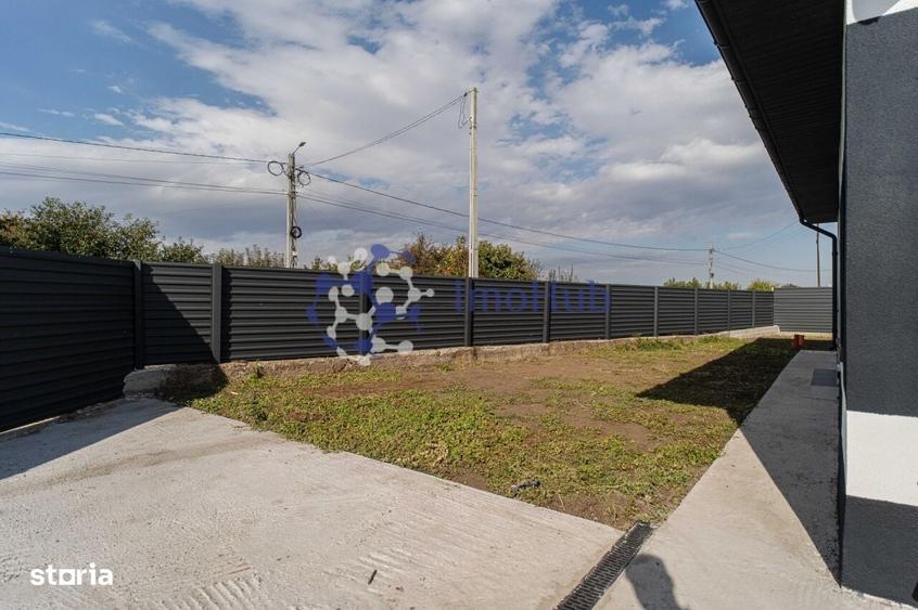 Casă cu 4 camere în Breazu