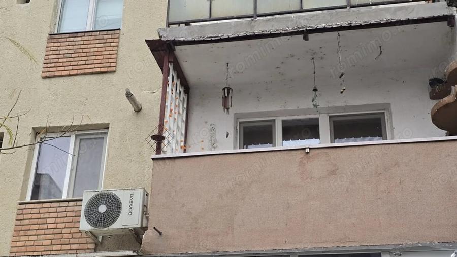 Apartament cu 3 camere decomandat în Alfa