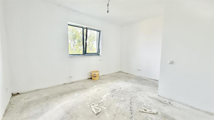 Casă cu 4 camere cu Teren 450 Mp în Aroneanu