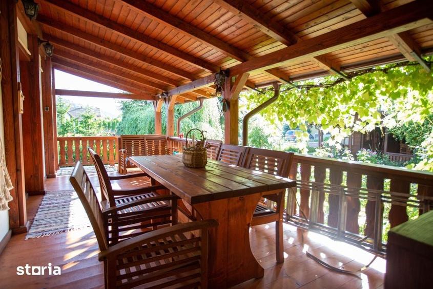 Casă cu 6 camere cu Teren 2803 Mp în Coman