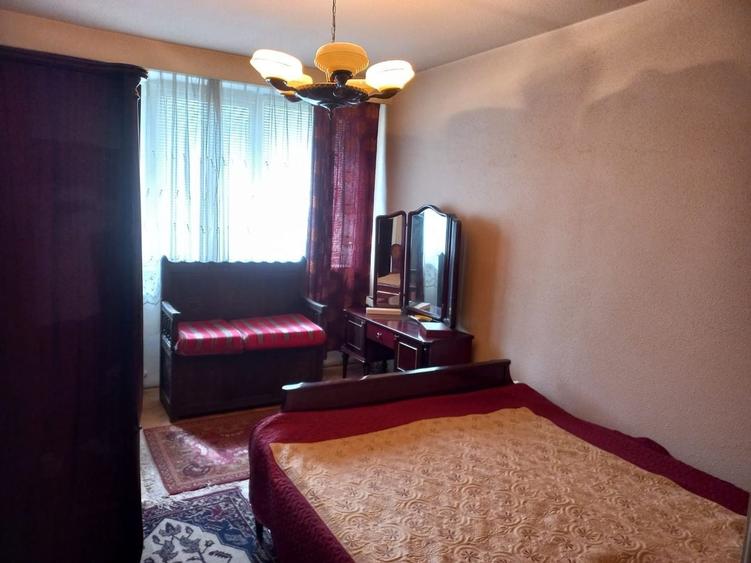Apartament cu 3 camere decomandat în Bucur Obor