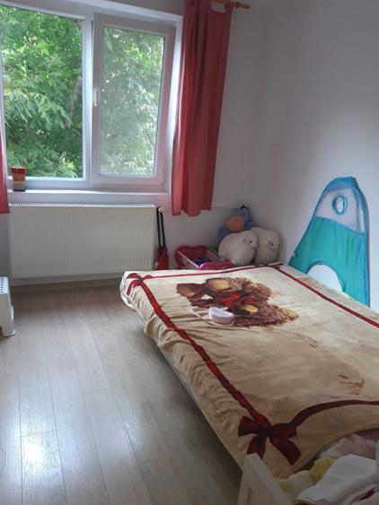 Apartament cu 3 camere decomandat în Apărătorii Patriei