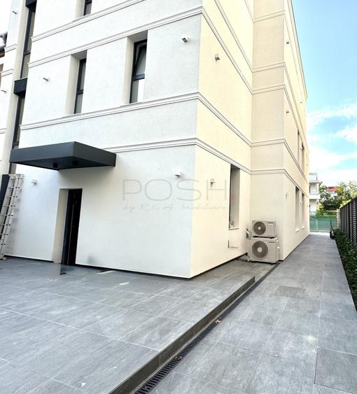 Casă individuală cu 8 camere cu Canalizare în Dorobanți