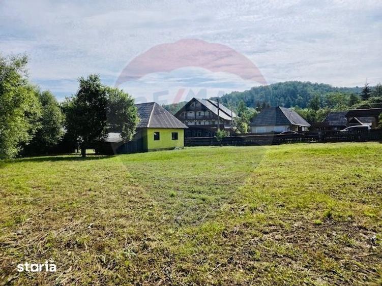 Casă cu 3 camere cu Teren 2097 Mp în Budești