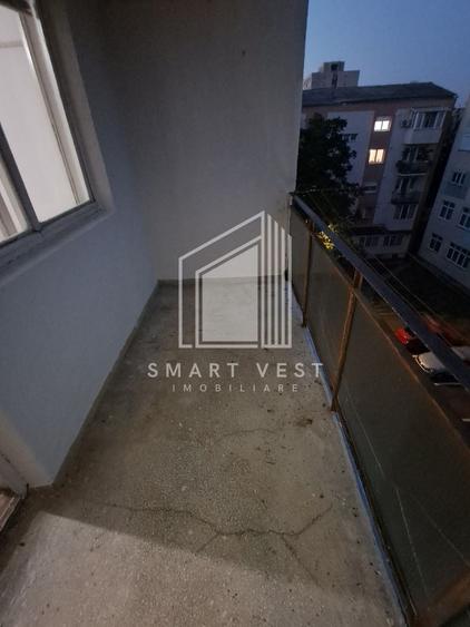 Apartament cu 4 camere în Micro 16