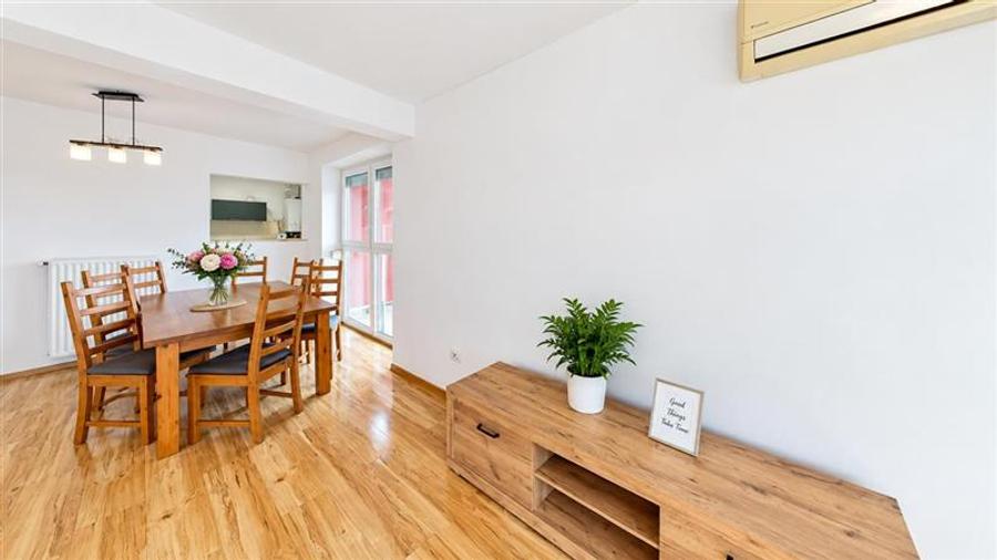 Apartament cu 3 camere decomandat, mobilat în Avantgarden