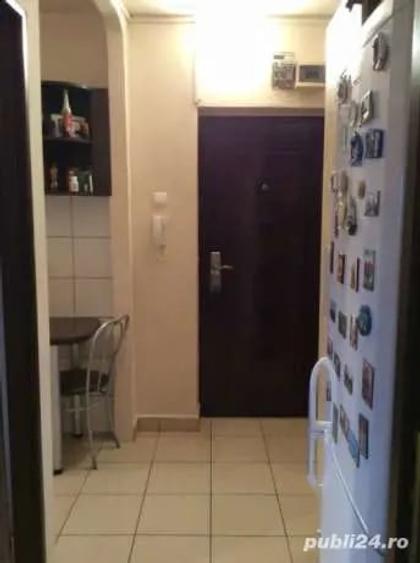 Garsonieră decomandată în Rogerius