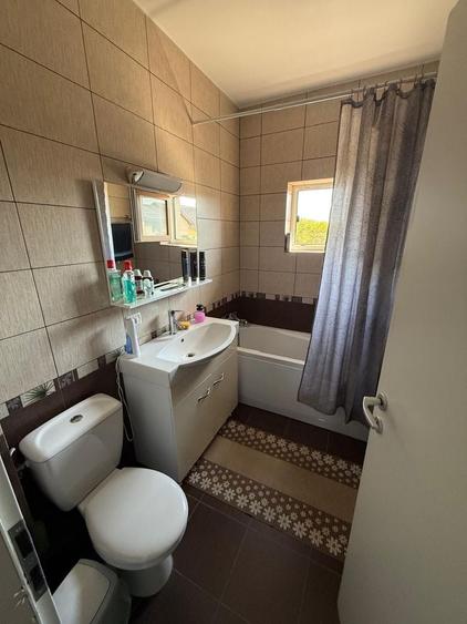 Apartament cu 3 camere decomandat în Giroc
