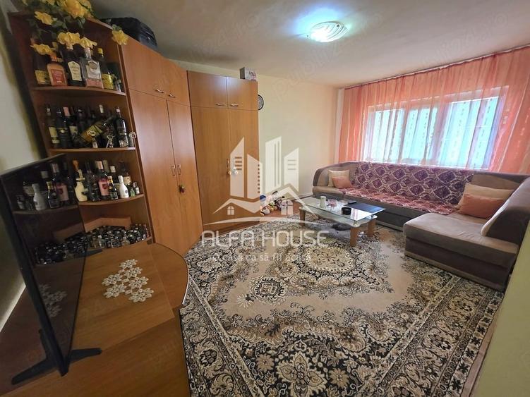 Apartament cu 3 camere decomandat în Govândari