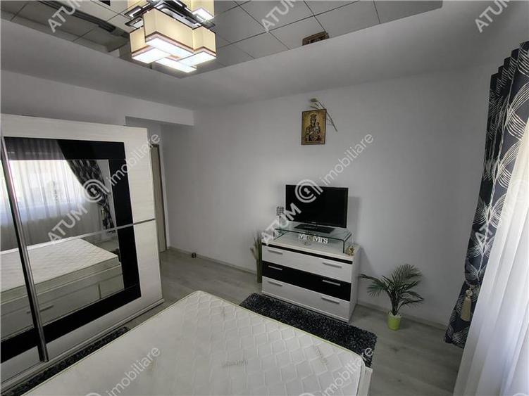 Apartament cu 2 camere decomandate balcon si loc de parcare etajul 1 - 11