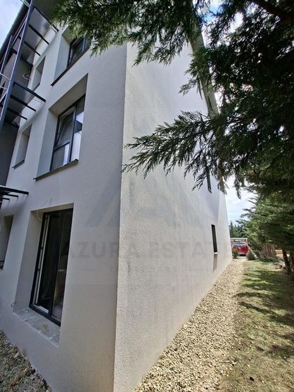 Apartament cu 3 camere decomandat în Cristian