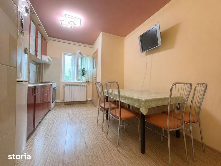 Apartament cu 3 camere semidecomandat, mobilat în Girocului