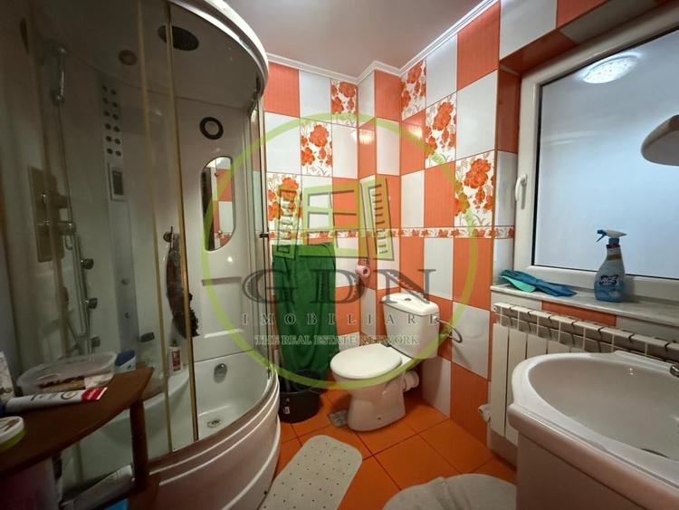 Casă individuală cu 4 camere cu Canalizare în Cârcea