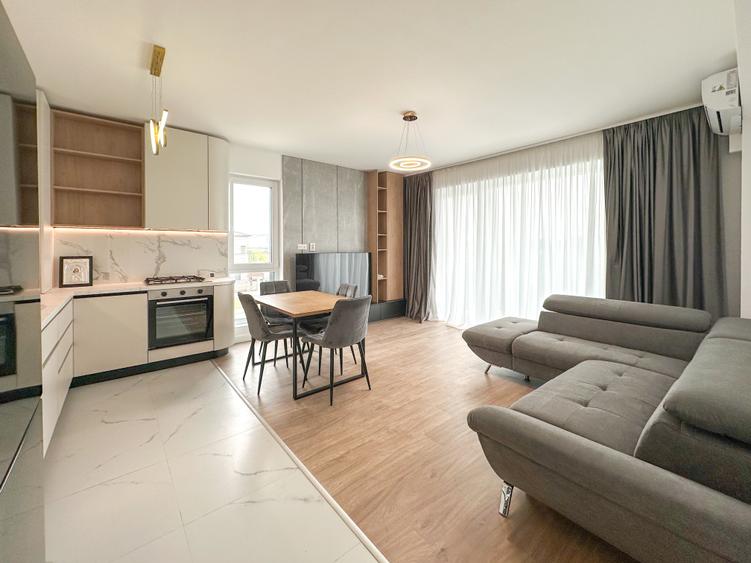 Apartament cu 3 camere semidecomandat în Tunari