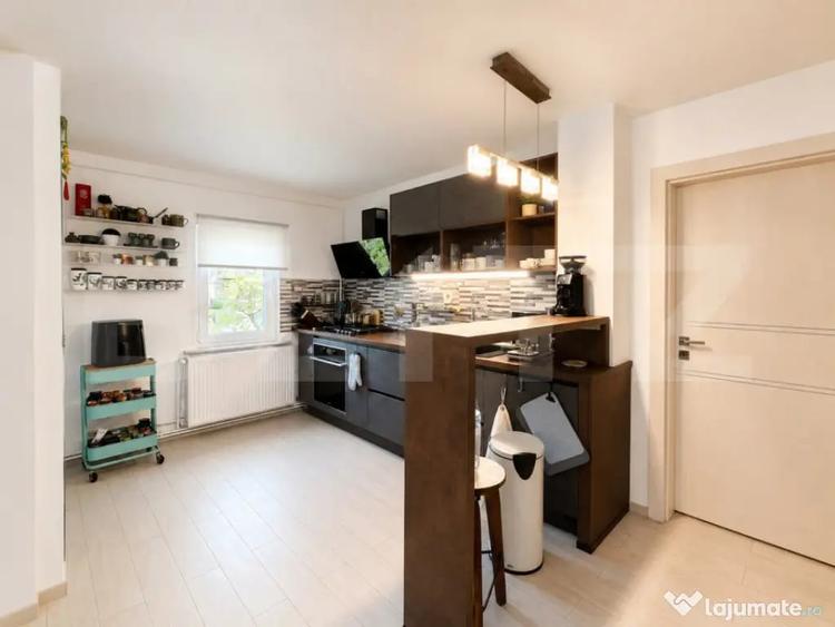 Apartament cu 2 camere semidecomandat în 1 Mai