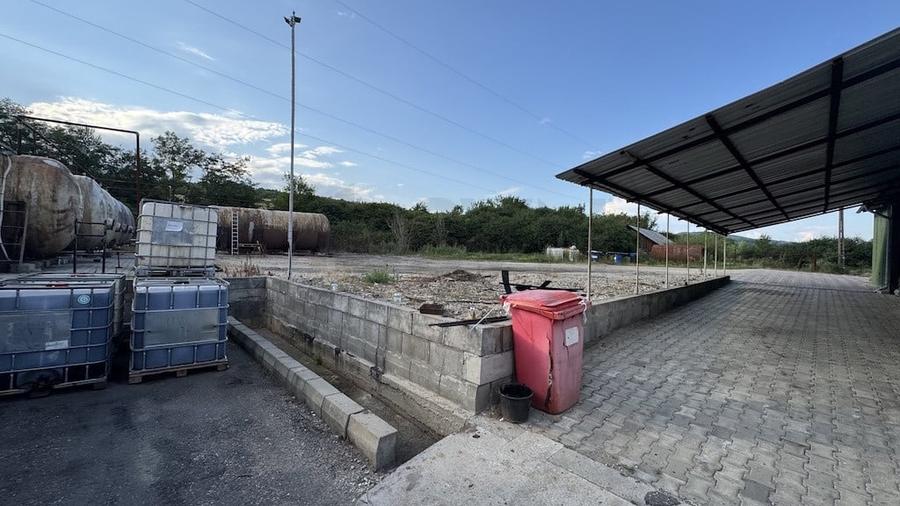 Spațiu comercial, de 1,300 mp, în Căzănești