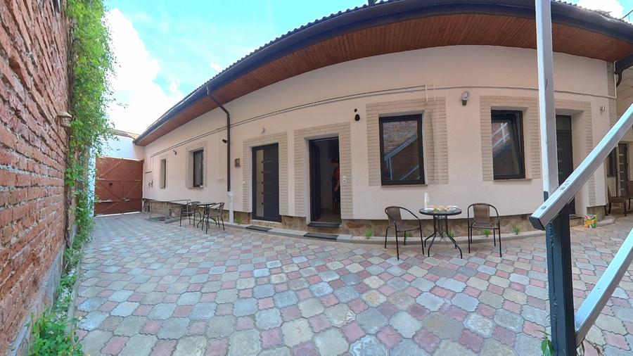 Studio de inchiriat la curte - Str. lunga - aproape de centrul istoric - 5