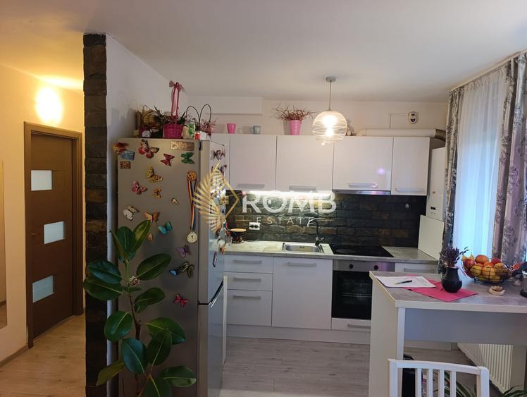 Apartament cu 3 camere decomandat în Florești