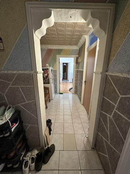 Apartament cu 3 camere semidecomandat în Dristor