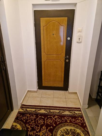 Vand apartament 2 camere, et. 2/4, decomandat, renovat total, spitalul militar. - 1