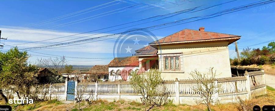 Casă cu 3 camere cu Teren 2686 Mp în Central