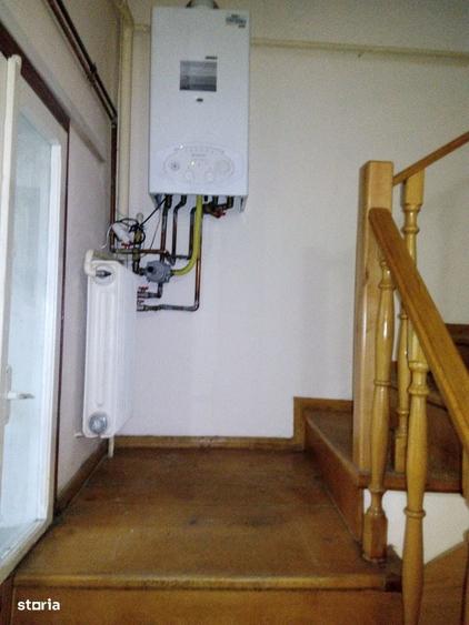 Casă cu 4 camere în Ostroveni