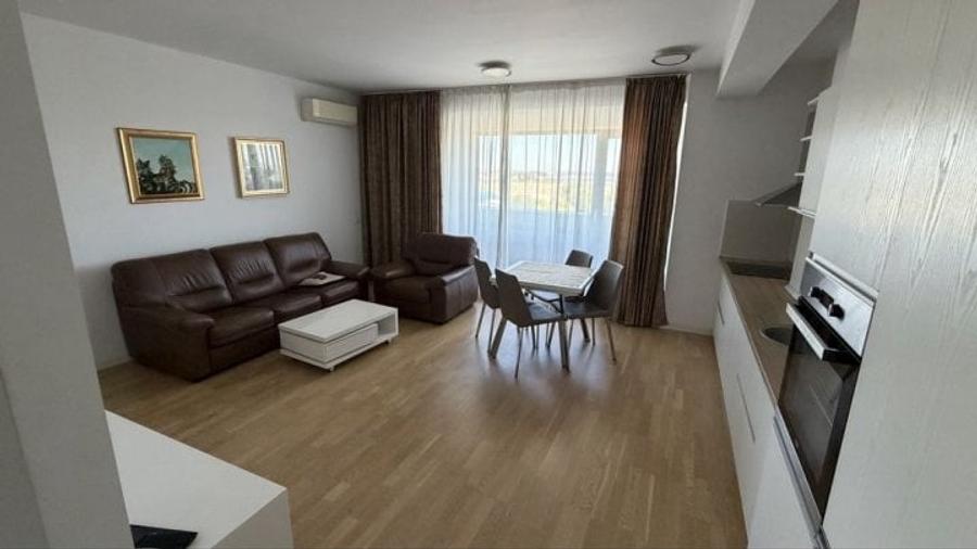 Apartament cu 3 camere decomandat, mobilat în Băneasa