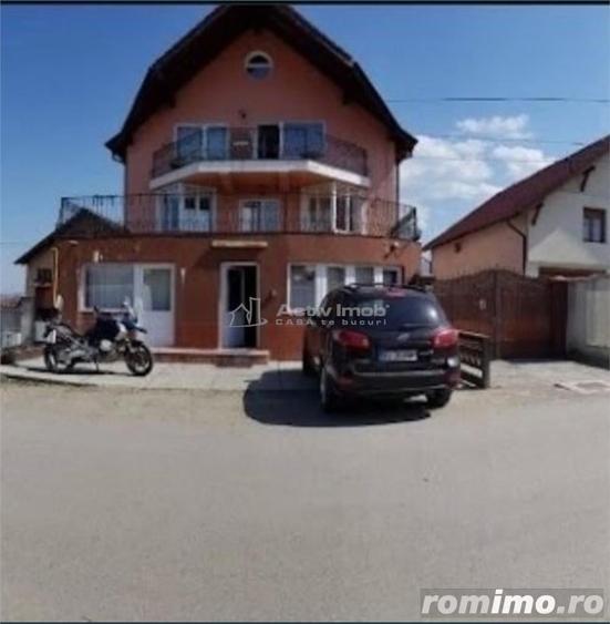 Casă cu 10 camere cu Teren 300 Mp în Vulcan