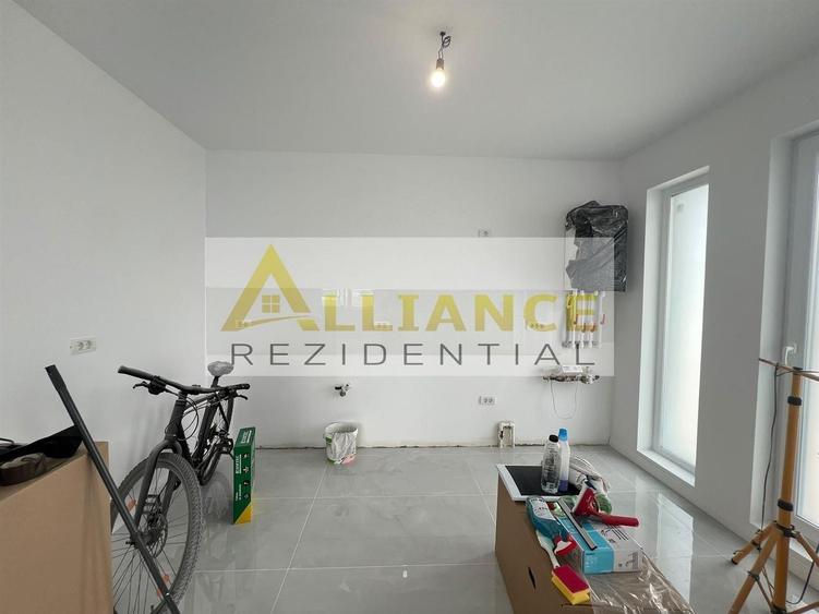 Casă individuală cu 3 camere decomandat cu Canalizare în Berceni