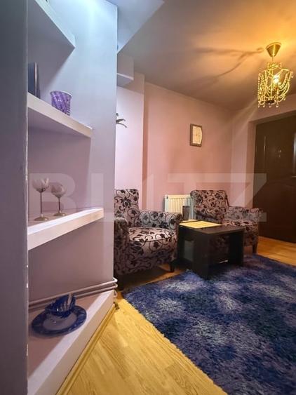 Apartament cu 3 camere semidecomandat, mobilat în Central