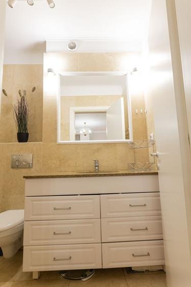 Apartament cu 2 camere semidecomandat în Semicentral