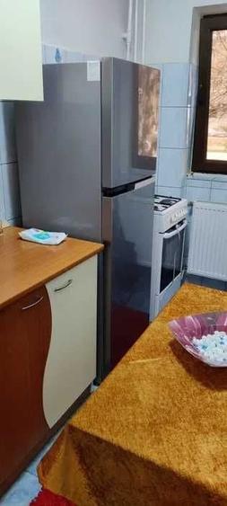 Garsonieră decomandată în Sud