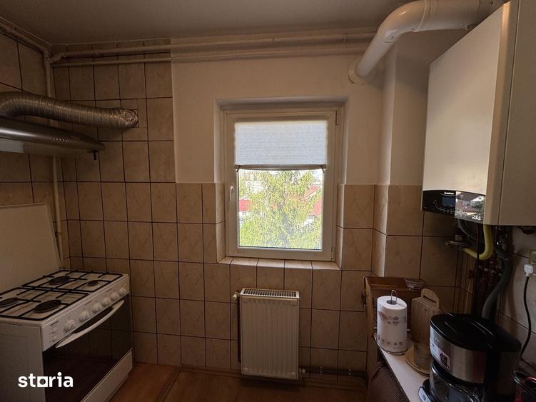 Apartament cu 3 camere decomandat, mobilat în Florilor