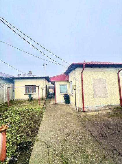Casă cu 4 camere în Uiești