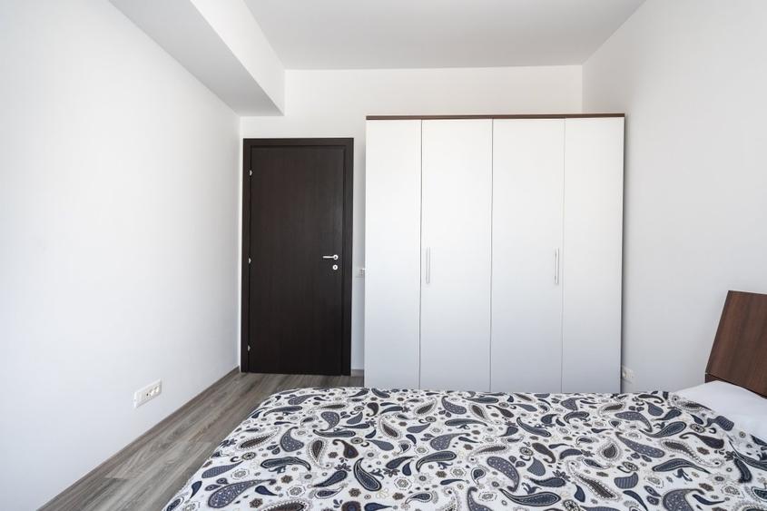 Apartament cu 2 camere semidecomandat, mobilat în Mihai Bravu