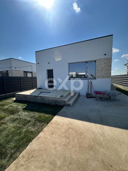 Casă individuală cu 3 camere cu Teren 250 Mp în Clinceni