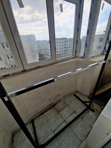 Apartament cu 4 camere decomandat în Colentina