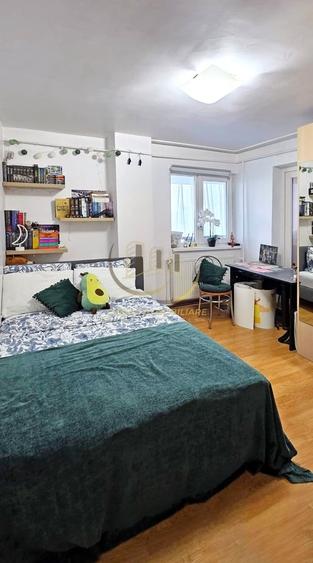 Apartament cu 3 camere decomandat în Central
