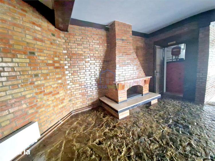 Spațiu comercial, de 714 mp, în Eșelnița