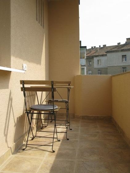 Apartament cu 2 camere semidecomandat în Centrul Civic