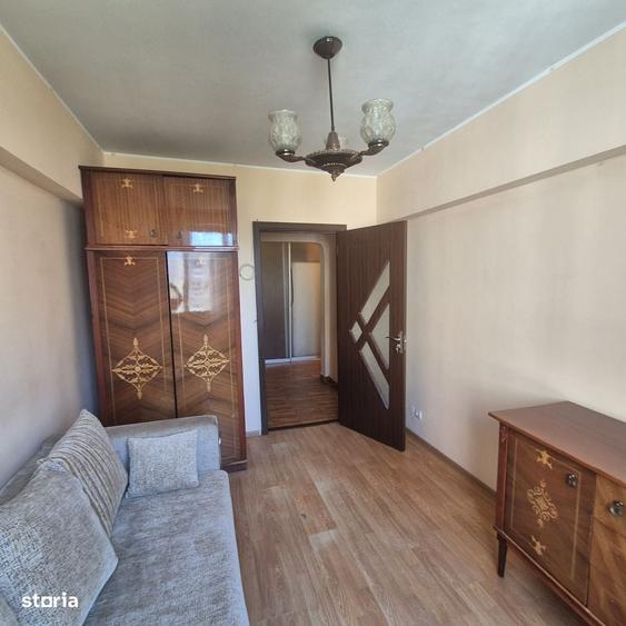 Apartament cu 3 camere decomandat în Tineretului