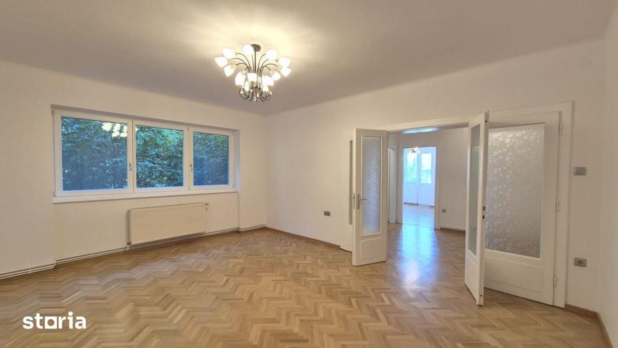 Apartament cu 2 camere decomandat în Centrul Istoric
