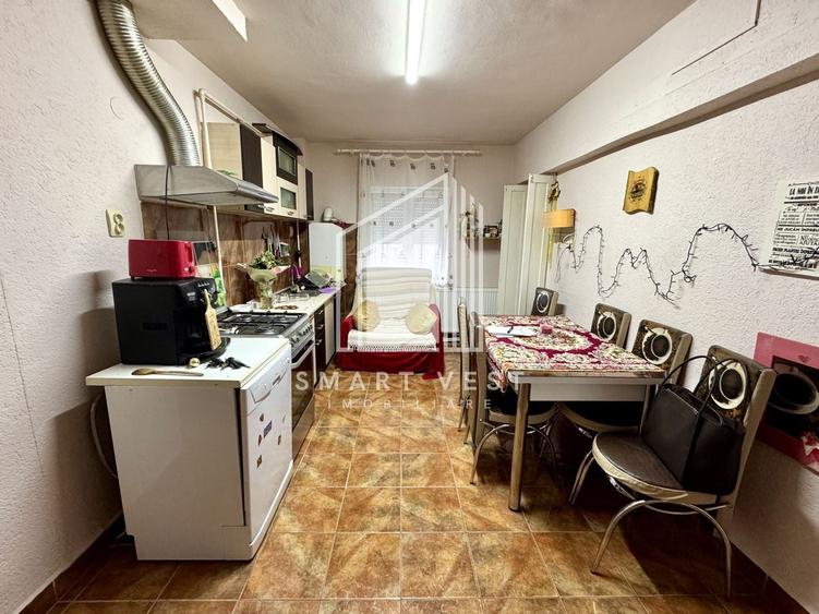 Apartament cu 2 camere semidecomandat în Botizului