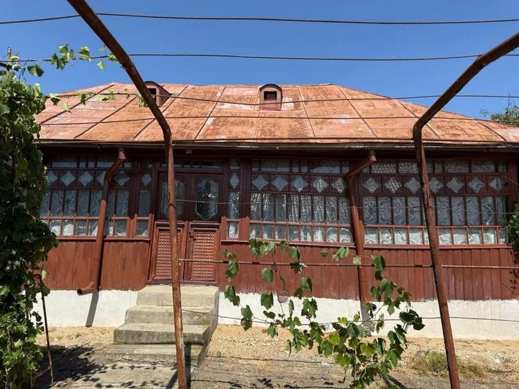 Casă cu 4 camere în Exterior Vest