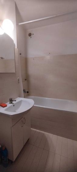 Proprietar inchiriez apartament 2 camere - 4